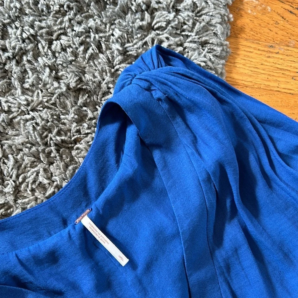FREE PEOPLE DARCY V-NECK HI-LOW SLEEVELESS TOP BLUE COBALT Size Small